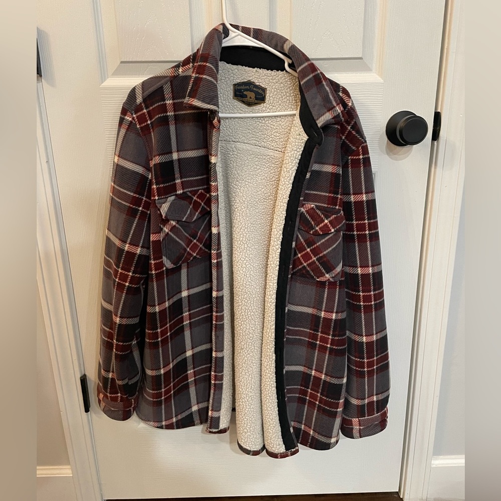 Sherpa lined shacket size XL